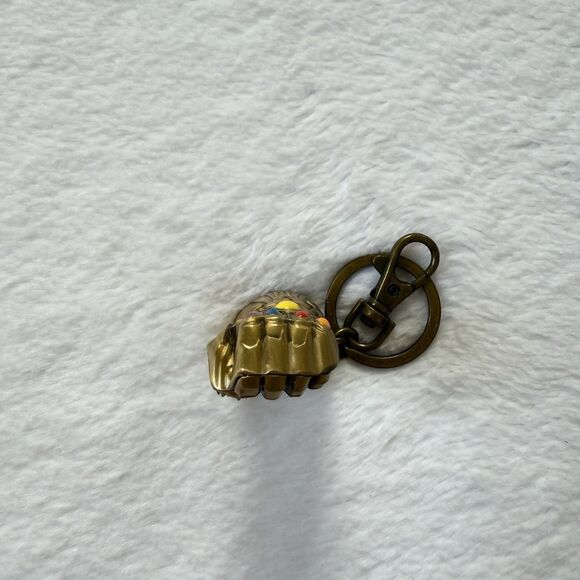 Marvel Comics Avengers Infinity Gauntlet Gold Colored Pewter Keyring Key Chain - Picture 3 of 7